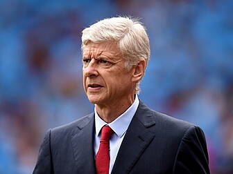 WATCH: Arsene Wenger pays trib...